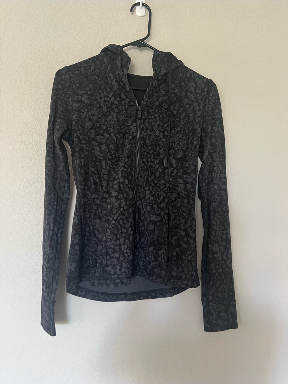 Lululemon Women’s Black Patterned Zip-Up Hoodie